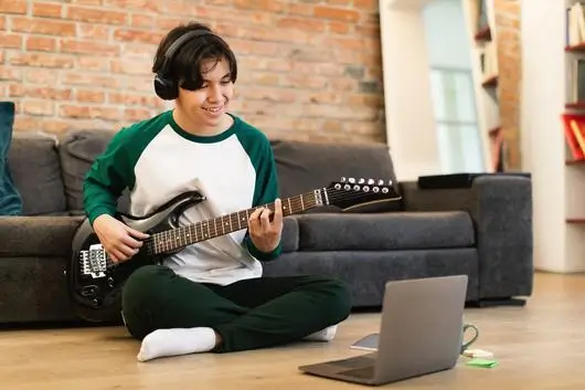 How Guitar Lessons Can Enhance School Performance for Students